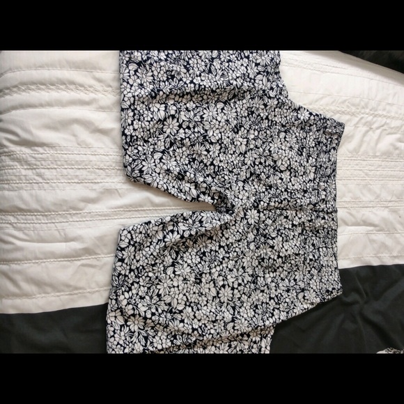 Talbots women’s pants - Picture 2 of 3